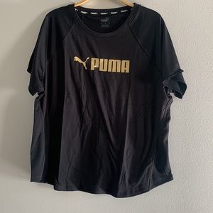 NEW PUMA FIT LOGO TEE IN BLACK AND GOLD SIZE:XL